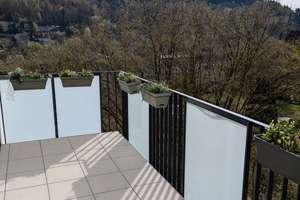 Außergewöhnliche, barrierefreie 4,5-Zimmer-Wohnung mit zwei Balkonen und beeindruckender Aussicht – Die vollständige Adresse der Immobilie erhältst du vom Anbieter., 75365 Calw – Vorschaubild 3