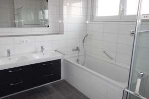 Moderne hochwertige 3 ZW im 1. OG eines KFW-55 Hauses mit EBK, Balkon und TG-Stellplatz mit Wallbox – Die vollständige Adresse der Immobilie erhältst du vom Anbieter., 71229 Leonberg – Vorschaubild 14