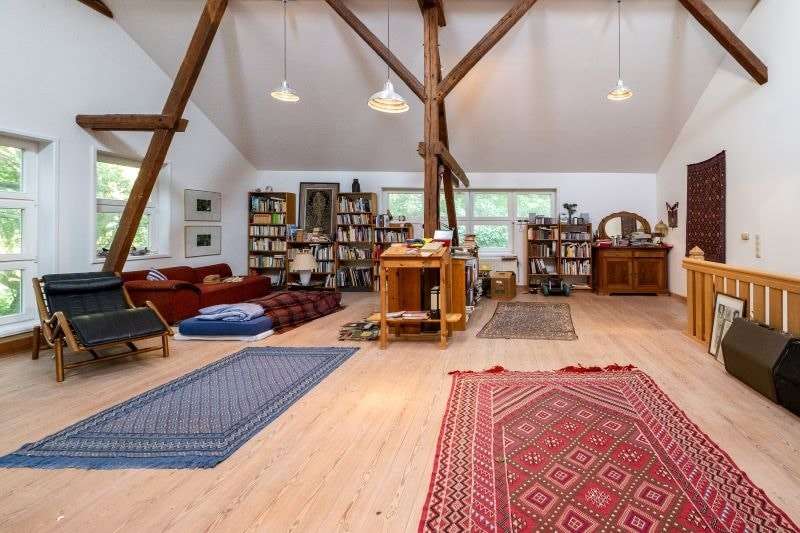 Immobilie in Niebüll - Baudenkmal - Bauernhaus unter Reet mit Scheune auf einer Warft im Gotteskoog - Bild 5