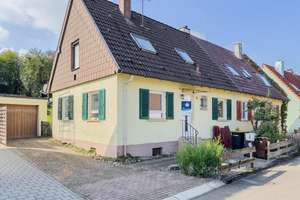 Charmante Doppelhaushälfte mit großem Garten – ideales Zuhause für junge Familien! – Die vollständige Adresse der Immobilie erhältst du vom Anbieter., 73230 Kirchheim unter Teck – Vorschaubild 1