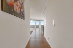 Stilvolle Wohnung mit Rheinblick und Panorama über Düsseldorf – 40474 Golzheim, Düsseldorf – Vorschaubild 13