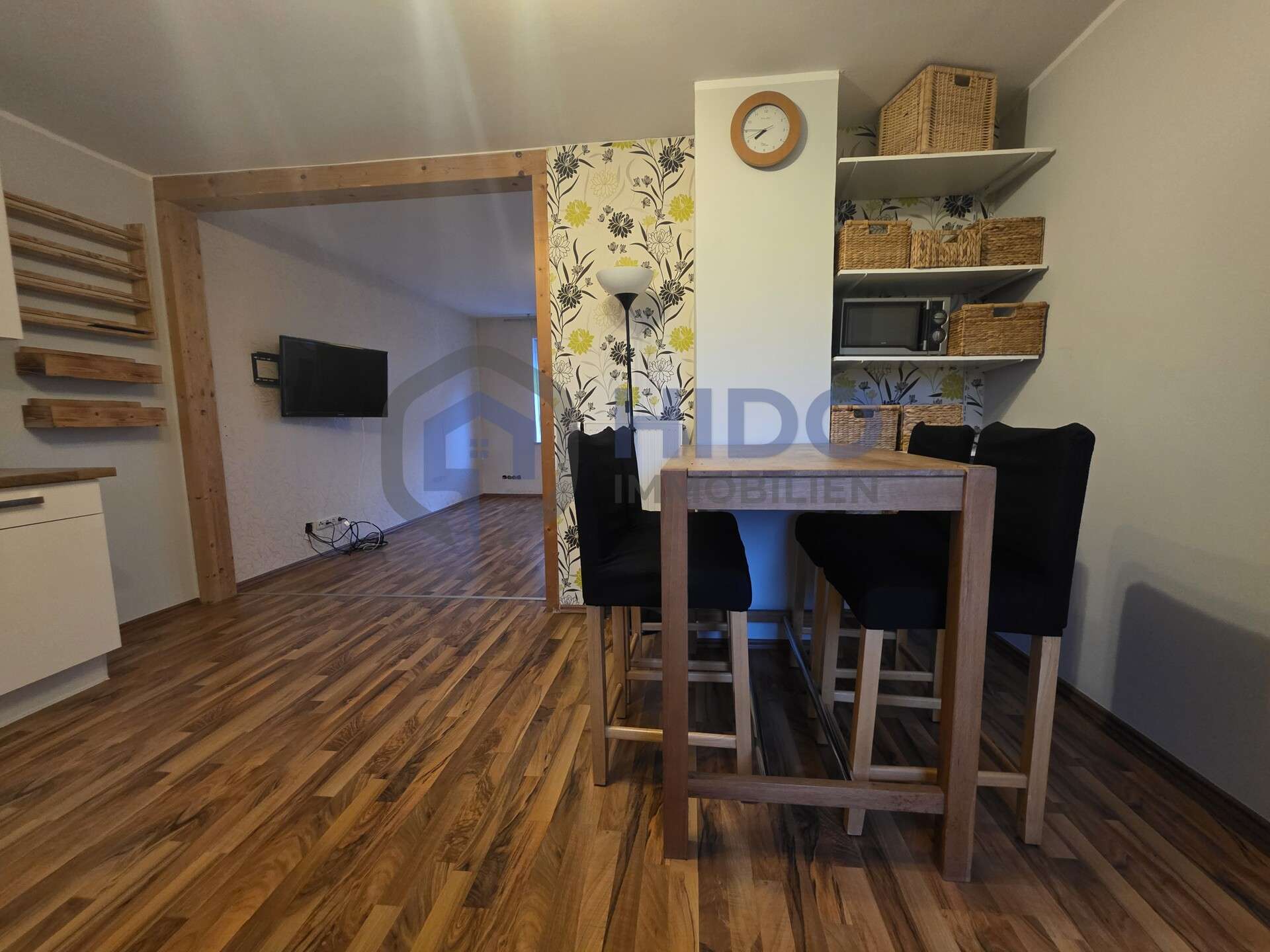 Immobilie in Leuterod - Modernisierte Doppelhaushälfte mit 3 Wohneinheiten in Leuterod - Bild 2