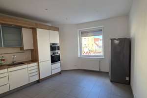 große 4,5 - Zimmer Wohnung* Renoviert * Zuffenhausen