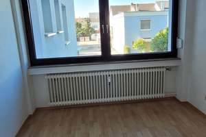 Wundervolle 2-Zi-Wohnung in NU/Offenh. mit Balkon und Tiefgaragenstellplatz – Johann-Strauß-Straße 30, 89231 Neu-Ulm – Vorschaubild 3