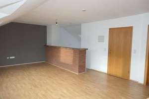 Schönes und helles Dachgeschoß-Appartment in 3-Fam.-Haus - Köln-Weiden, Schulstr (Rhein-Center-Nähe)