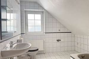 TAGESLICHTBAD + BALKON – Am Moosholz 5, 38446 Neindorf, Wolfsburg – Vorschaubild 1