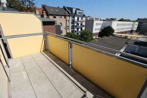EXKLUSIV PEMPELFORT PARKETT EINBAUKÜCHE BALKON MODERNES WANNENBAD RUHIG + HELL 3. ETAGE/FRANKENSTR. – Frankenstraße 23A, 40476 Derendorf, Düsseldorf – Vorschaubild 10