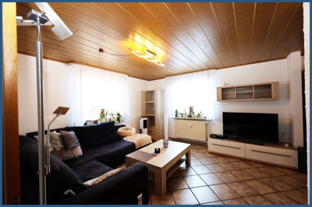 Immobilie in Schlaitdorf - Sofort verfügbar:
Gepflegtes Einfamilienhaus mit Terrasse - Bild 2