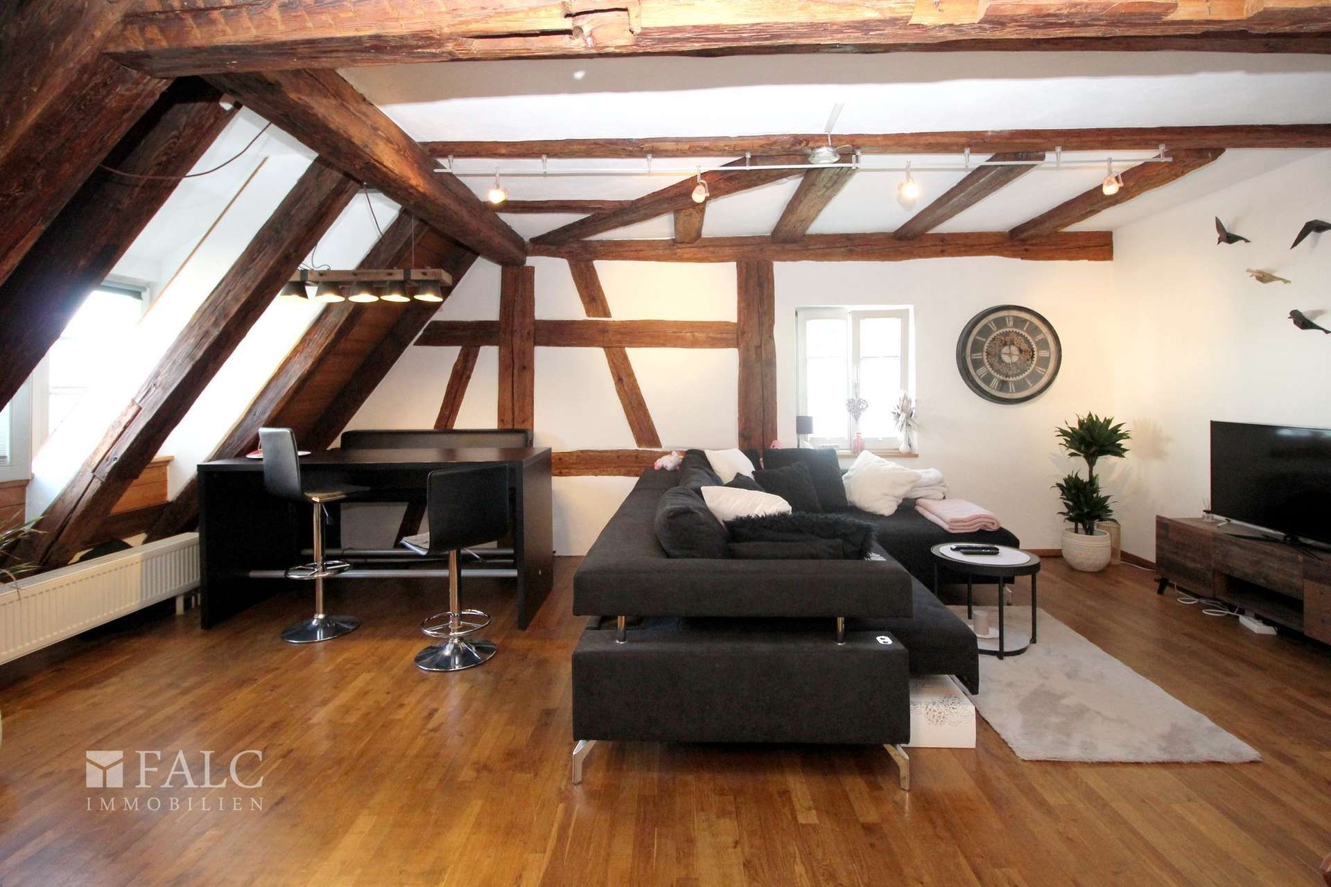 Immobilie in Köngen - Hochwertig ausgebaute Wohnung im Denkmal - Bild 0