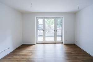 Offene Besichtigung diesen Samstag! EG-Wohnung u.a. mit zwei Terrassen, zwei Bädern, Garten und EBK – Hämmerlingstraße 138, 12555 Köpenick, Berlin – Vorschaubild 3