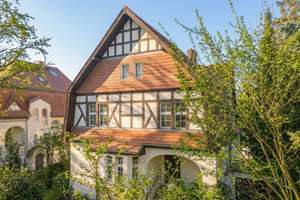 Stilvolle Landhausvilla mit großem Grundstück nahe dem Fischtalpark