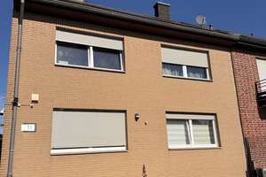 Helle 93 m² Wohnung mit Balkon in Kleinenbroich