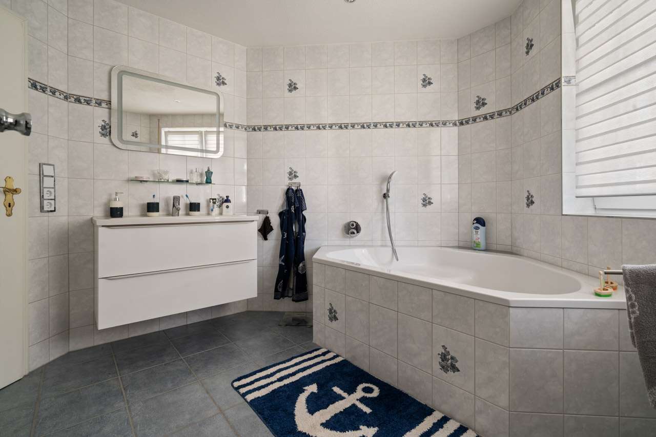 Immobilie in Schwarz - Preisoffensive! Wohnen und Vermieten in perfekter Kombination! - Bild 6