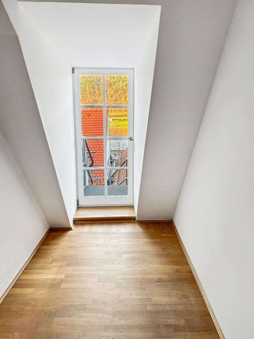 Immobilie in Vilshofen an der Donau - Traumhafte, sanierte ca. 165 m² große Penthouse-Maisonette-Wohnung im Zentrum von Vilshofen, Denkmal - Bild 1