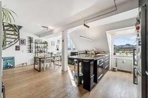 Charmante 2-Zimmer-Maisonettewohnung mit Altbauflair und ruhiger Lage in der Maxvorstadt – Die vollständige Adresse der Immobilie erhältst du vom Anbieter., 80335 St. Benno, München – Vorschaubild 1