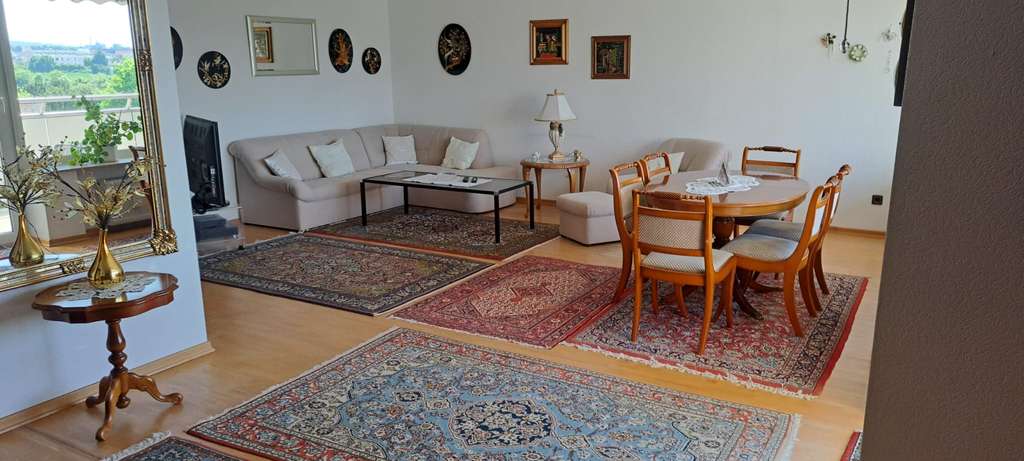 Provisionsfrei: Schöne 4-Zi-Wohnung im Westen Frankfurts (+ 2 Stellplätze inkl.) 390.000,00 € VB 