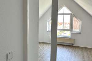 Träumen im Dachgeschoss mit Blick ins Grüne und bester Verkehrsanbindung. – 39114 Cracau, Magdeburg – Vorschaubild 3