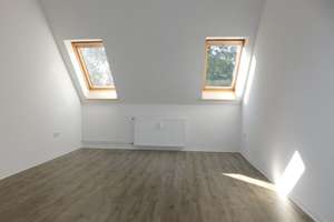 ***Sehr schöne 2-Raum-Dachgeschoss-Wohnung renoviert und bezugsfertig*** – Uerdinger Str. 57 A, 47229 Friemersheim, Duisburg – Vorschaubild 2