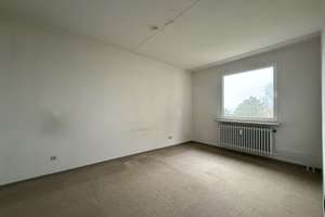 Ruhig gelegene 4-Zimmer ETW im 5. Stock mit Fahrstuhl direkt unterm sanierten Dach – Die vollständige Adresse der Immobilie erhältst du vom Anbieter., 24109 Mettenhof, Kiel – Vorschaubild 20