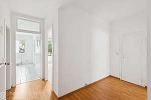 Großzügige 2-Zimmer-Wohnung mit Sonnenbalkon in angenehmer Lage ! – Die vollständige Adresse der Immobilie erhältst du vom Anbieter., 40477 Pempelfort, Düsseldorf – Vorschaubild 11