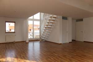 Maisonette 4-Zimmerwohnung mit Dachterrasse, Whirlpool, Galerie und TG-Stellplatz! 