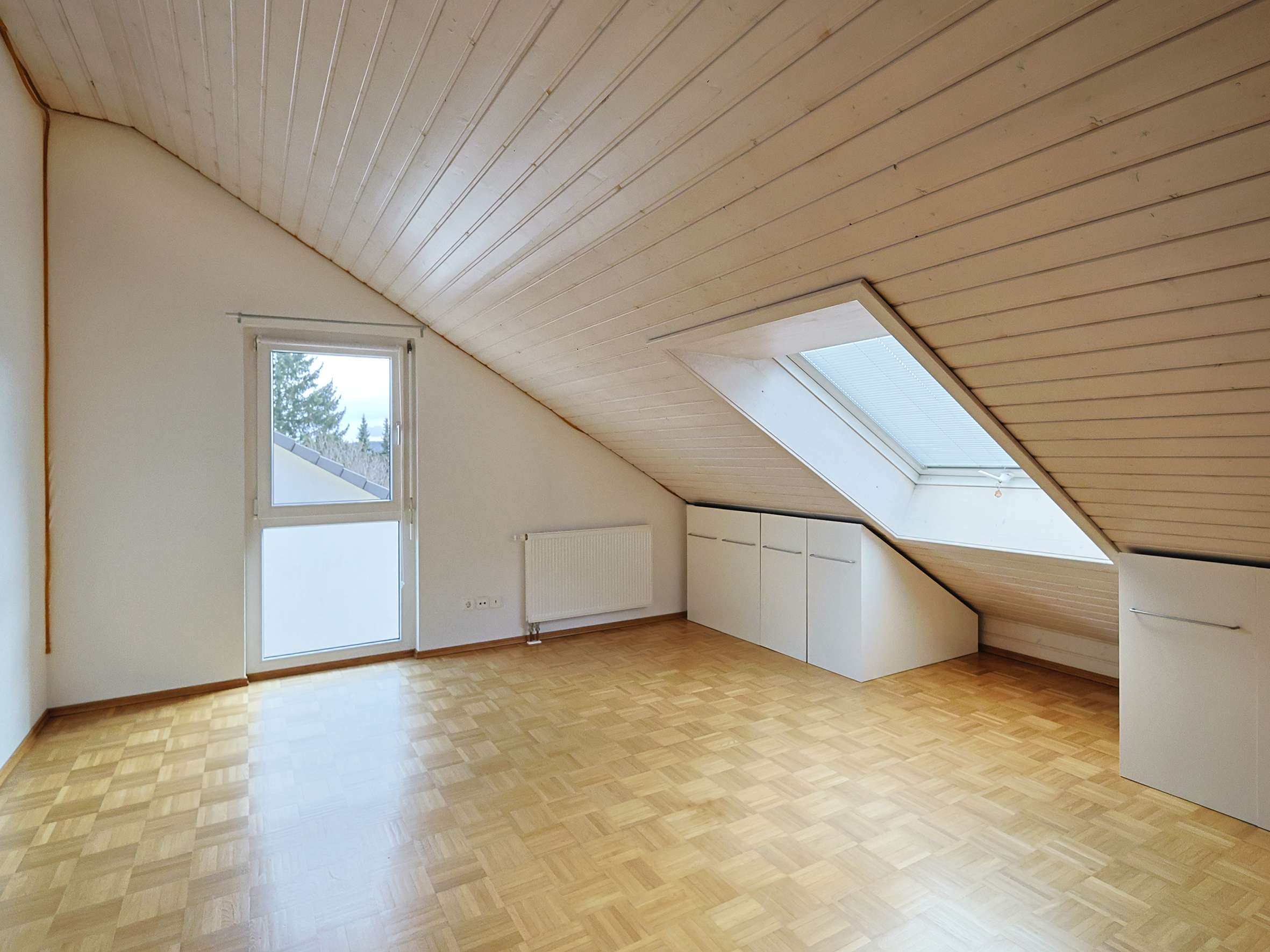 Immobilie in Nufringen - Moderne Doppelhaushälfte mit großem Balkon und überdachter Terrasse - Bild 0