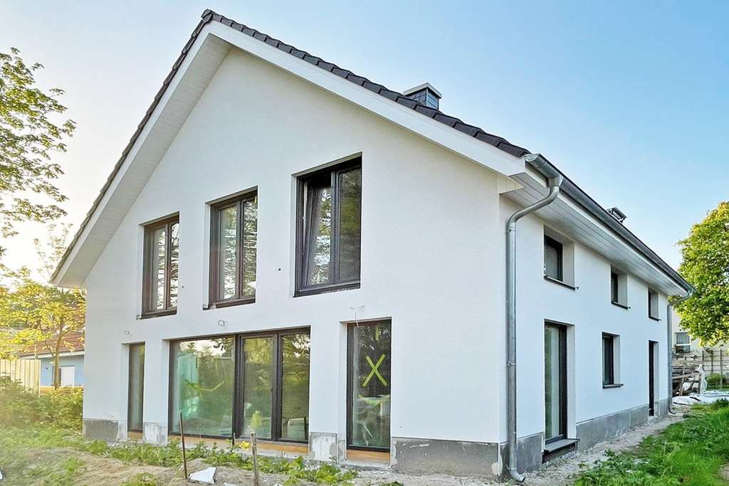 Immobilie in Schulzendorf - Großes Architekten-Ausbauhaus in Schulzendorf zu verkaufen - Bild 1