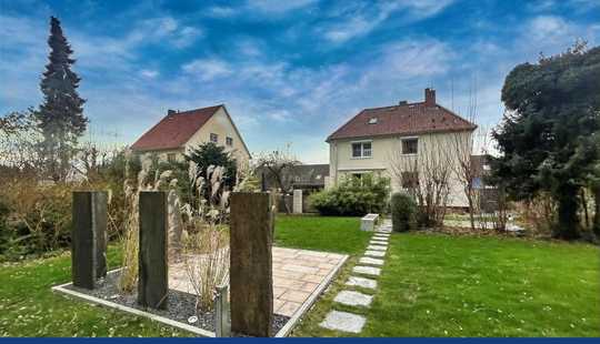 Bild von Traumhaftes Einfamilienhaus mit großzügigem Grundstück und hochwer