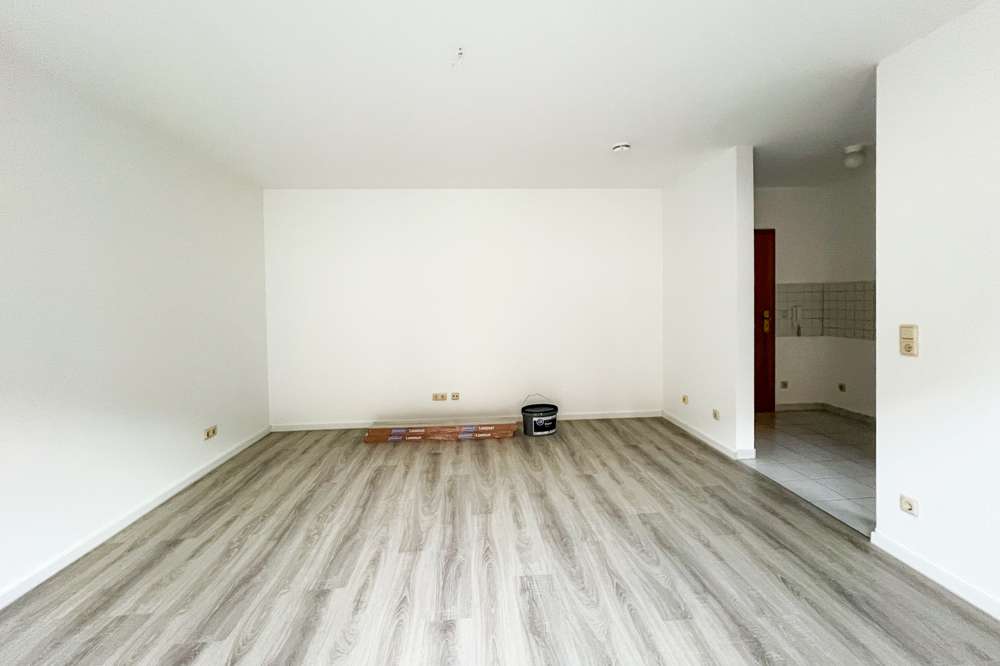 Immobilie in Herbsleben - Renovierte & bezugsbereite Eigentumswohnung mit Balkon & Stellplatz - Bild 2