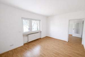 Frisch renoviert in Mannheim-Sandhofen – 4 großzügige Zimmer mit Balkon – Die vollständige Adresse der Immobilie erhältst du vom Anbieter., 68307 Sandhofen, Mannheim – Vorschaubild 9