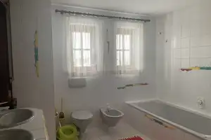 KNIPFER`S IMMOBILIENSCHÄTZE - Traumhaft schöne Lage - DHH mit Bürogebäude und Außen-Whirlpool – Augsburg (Kreis) – Vorschaubild 26