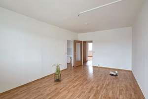 Sonnige Wohnung mit großem Balkon lädt zum Entspannen ein. – Scharnhorstring 14, 39130 Neu Olvenstedt, Magdeburg – Vorschaubild 2