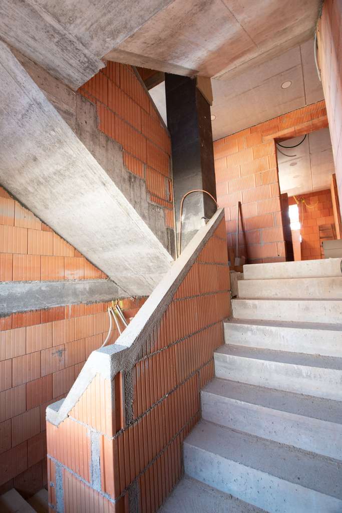 Immobilie in Pfaffenhofen an der Glonn - Seltene Gelegenheit: Massiv-Rohbau in traumhafter Lage – gestalten Sie Ihr Traumhaus selbst - Bild 3