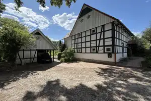 Exklusives Einfamilienhaus mit großem Garten, Teich & hochwertiger Ausstattung in Bielefeld – Bielefeld – Vorschaubild 2