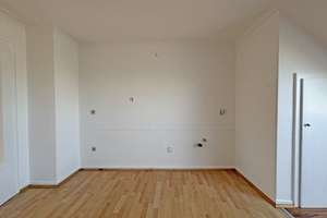 TOP 2-Zimmerwohnung im Herzen von Duisburg im Dachgeschoss - 360° – Düsseldorfer Straße 526, 47055 Wanheimerort, Duisburg – Vorschaubild 3