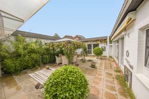 Modernisierter und sonniger 4 Zimmer-Atrium-Bungalow mit Garage und PV am Forst Klövensteen – Die vollständige Adresse der Immobilie erhältst du vom Anbieter., 22869 Schenefeld – Vorschaubild 2