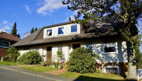 Bild von Zweifamilienhaus mit Einliegerwohnung und großem Grundstück sowie viel Potenzial in Niedernhausen
