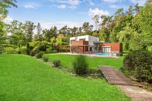 Privat. Modern. Ökologisch: Architektenvilla am Waldrand mit parkähnlichem Grundstück in Bestlage – Die vollständige Adresse der Immobilie erhältst du vom Anbieter., 91054 Burgberg, Erlangen – Vorschaubild 3