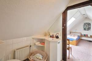 Dreifamilienhaus mit Wärmedämmung in gefragter Lage von Grünwinkel – Die vollständige Adresse der Immobilie erhältst du vom Anbieter., 76185 Grünwinkel, Karlsruhe – Vorschaubild 12