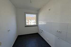Renovierte 3 Zi.- Whng. -  Wannenbad mit Fenster und Balkon - Duisburg – Franz-Schubert-Str. 10, 47226 Rheinhausen-Mitte, Duisburg – Vorschaubild 2