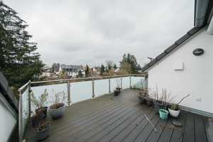 Stilvolle 3-Zimmer-Dachgeschosswohnung mit geh. Innenausstattung mit Balkon und EBK – Stettner Straße 23, 81549 München – Vorschaubild 12