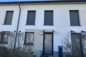 Reihenhaus der Extraklasse mit Carport , energetisch auf dem aktuellen Stand