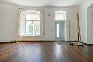 Historisches Flair trifft modernes Wohnen – stilvolle Altbauwohnung in zentraler Lage – Die vollständige Adresse der Immobilie erhältst du vom Anbieter., 10119 Mitte (Ortsteil), Berlin – Vorschaubild 2