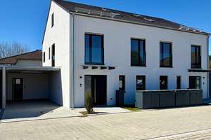 Jetzt einziehen: Neubau-Doppelhaushälfte mit Garten in Geisenfeld & Energieeffizienzklasse A+ – Die vollständige Adresse der Immobilie erhältst du vom Anbieter., 85290 Geisenfeld – Vorschaubild 1