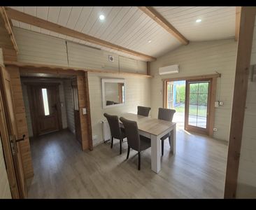 Gepflegter Holzbungalow mit Garten und Wintergarten – naturnah wohnen