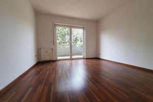 Gut geschnittene, helle Zwei-Zimmer-Wohnung mit Balkon und Stellplatz in Nürnberg – Warmbrunner Straße 11, 90473 Langwasser Südost, Nürnberg – Vorschaubild 2