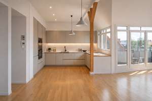 Exklusive Dachresidenz im Winsviertel – stilvolles Wohnen mit zwei privaten Terrassen und Weitblick! – Die vollständige Adresse der Immobilie erhältst du vom Anbieter., 10405 Prenzlauer Berg, Berlin – Vorschaubild 2