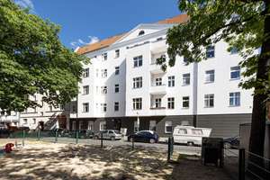 Investieren nahe Brüsselerkiez: VERMIETETE Kapitalanlage mit Südwest-Balkon - Hallo Altersvorsorge! – Togostraße 16, 13351 Wedding, Berlin – Vorschaubild 1