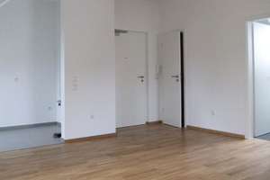 Bitte nur Mailanfragen: Grüne Mitte: Bezaubernde 2-Zi-Dachgeschoss-Wohnung in Uninähe in 6-Fam-Haus – Die vollständige Adresse der Immobilie erhältst du vom Anbieter., 93051 Kumpfmühl-Ziegetsdorf-Neuprüll, Regensburg – Vorschaubild 2