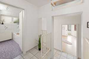 Ihr neues Zuhause: modernes Reihenhaus mit PV-Anlage, Einliegerwohnung, Terrasse & 2 Balkonen – Karlsruhe – Vorschaubild 13
